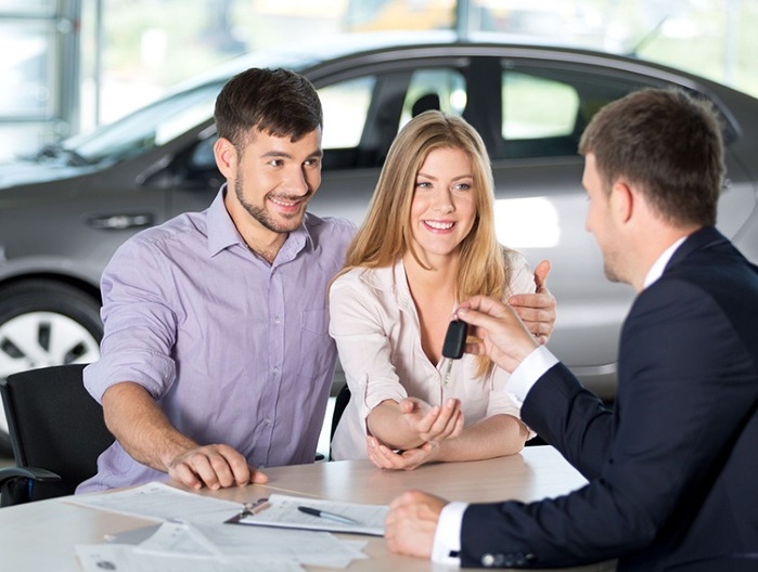 Ободрали как липку: три схемы обмана в питерских автосалонах