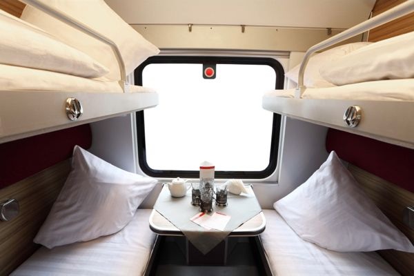 Бои за нижнюю полку закончились: в РЖД разрешили не уступать место